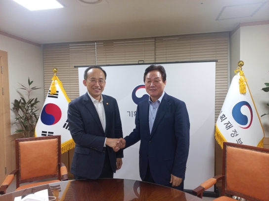 박완수 도지사, 경제부총리 만나 국비 확보 건의