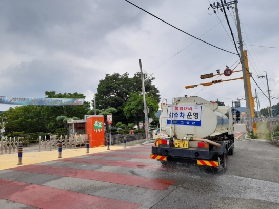고성군, 폭염 대응 도로 살수차 운영