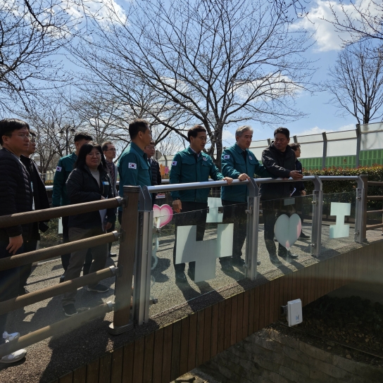 경남도, ‘진해군항제’ 현장 안전 점검…“국내 최대 벚꽃 축제, 안전도 만개